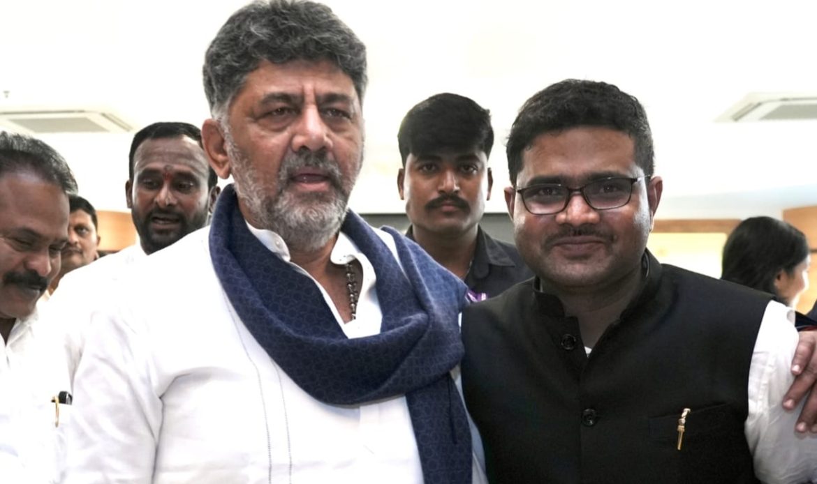 Best Criminal Lawyer Advocate Sunil Kumar Gunnapur with Chief Minister of Karnataka Shri D K Shivakumar