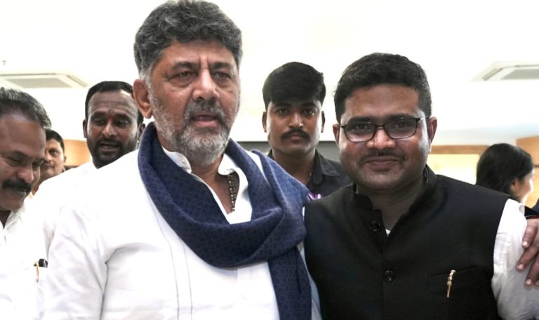 Best Criminal Lawyer Advocate Sunil Kumar Gunnapur with Chief Minister of Karnataka Shri D K Shivakumar